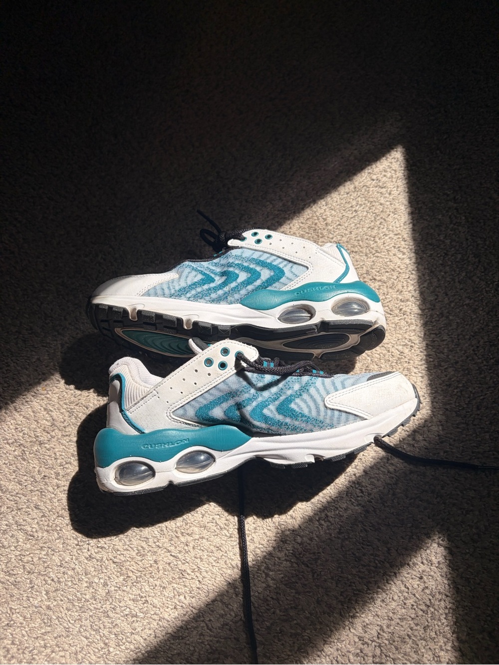 Nike Women’s TW 200 Air Max
